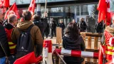 Mobilisation au siège de Sodexo à Issy‑les‑Moulineaux après l'annonce de 1 097 suppressions de postes