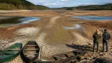 Sécheresse à Clairvaux : les pêcheurs tirent la sonnette d’alarme face à un lac à sec