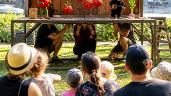 Épinal : un marché de marionnettes et de légumes investit le parc du Cours