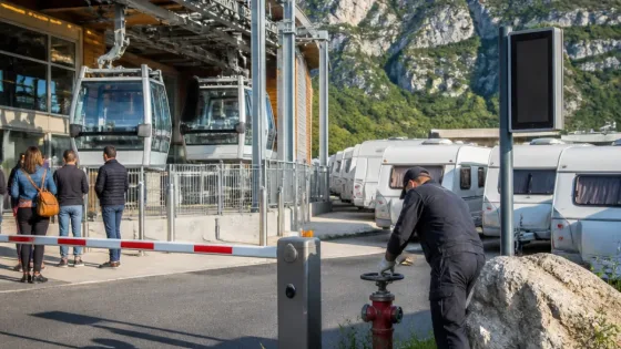 Le téléphérique du Salève fermé après l’installation d’une quinzaine de caravanes sur le parking