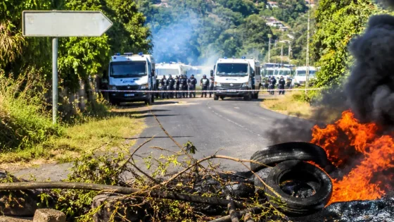 Mamoudzou : heurts et barrages incendiaires à Vahibé, circulation paralysée