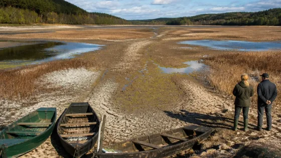 Sécheresse à Clairvaux : les pêcheurs tirent la sonnette d’alarme face à un lac à sec