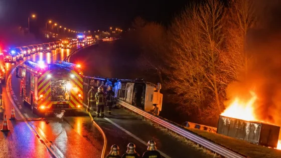Tours : un poids lourd tombe de la rocade, prend feu et provoque une fermeture nocturne