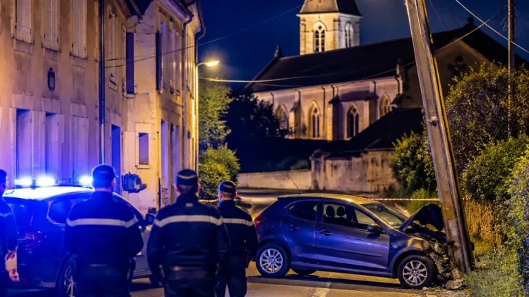À Lombez, un automobiliste alcoolisé termine sa course contre un poteau sans faire de blessé