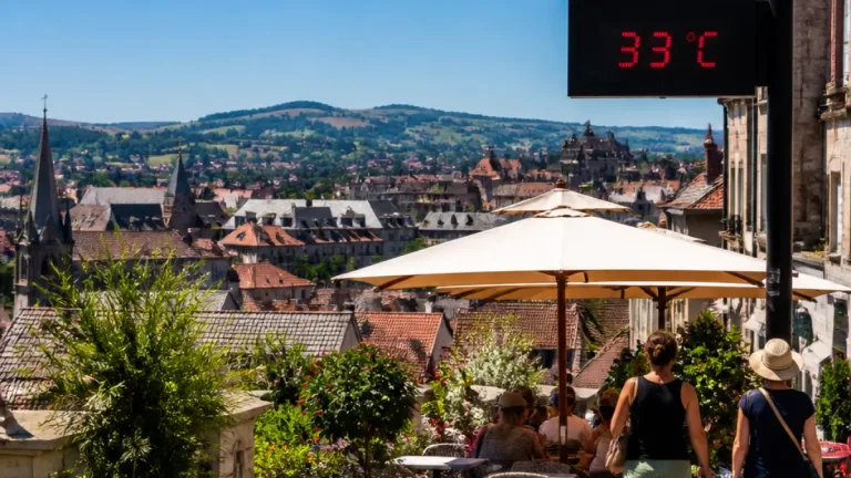 Aurillac : une journée de ciel clair et de fortes chaleurs prévue le 12 août 2026