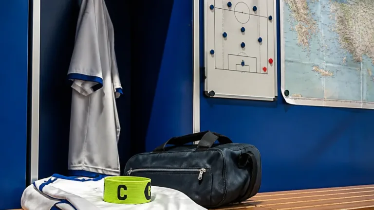 Auxerre : Elisha Owusu en partance vers la Turquie, l'entrejeu icaunais se recompose