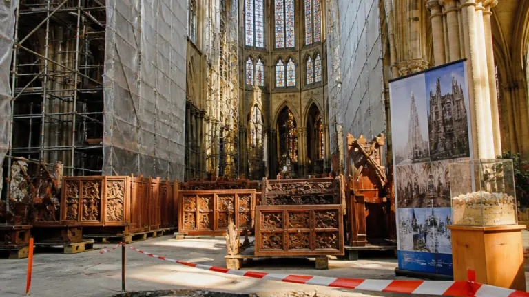 Beauvais : la cathédrale lance un vaste renouvellement du mobilier pour ses 800 ans