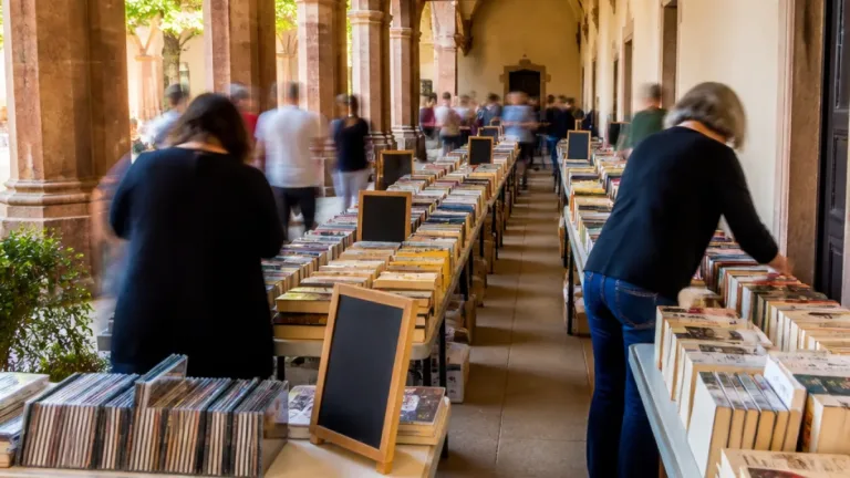Colmar : grande vente de livres et de CD au cloître des Dominicains samedi 12 septembre