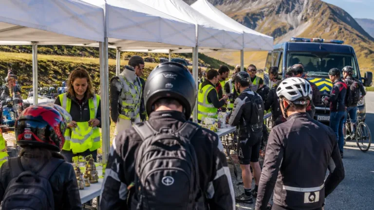 Cols-Cool au col de la Madeleine : prévention et dialogues pour apaiser les routes cet été