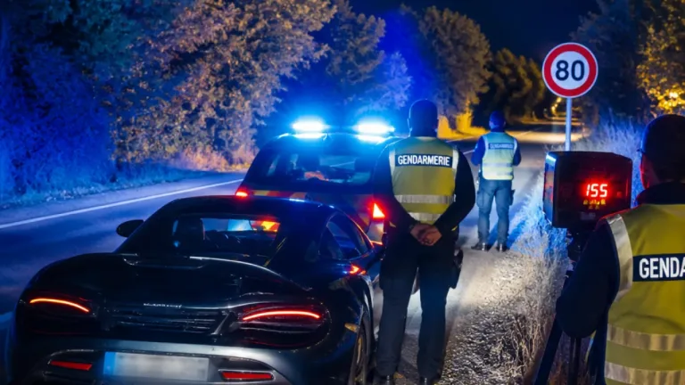 Dans le Vaucluse, un conducteur sans permis flashé à 155 km/h au volant d’une McLaren