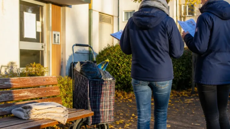 Dijon : un retraité de 72 ans expulsé et contraint de dormir sur un banc après 3 300 € d’impayés