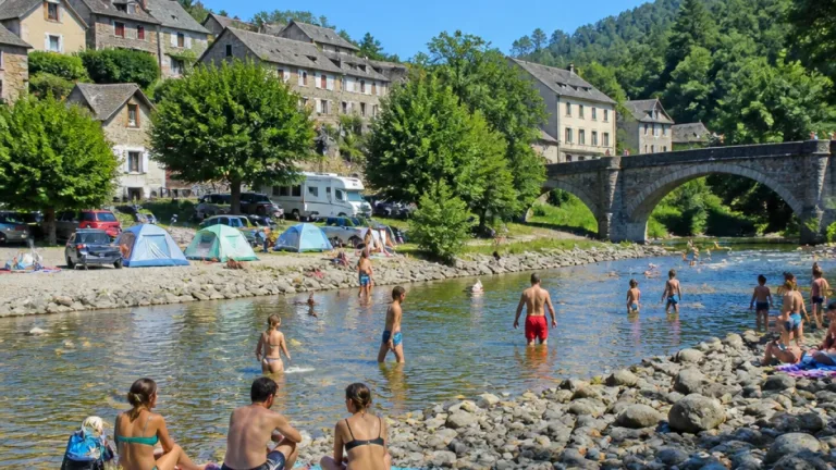 Le Pont-de-Montvert : quand la fraîcheur du Tarn et un camping communal attirent les vacanciers