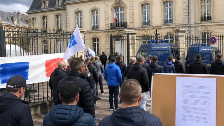Le syndicat UN1TÉ 52 accuse Gérald Darmanin de « transfert de responsabilité » sur les policiers