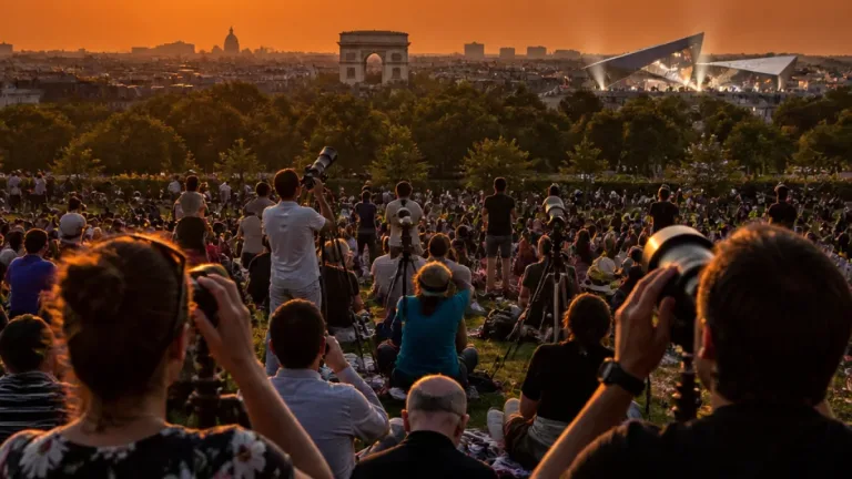Où observer l’éclipse partielle du 12 août à Paris : conseils et principaux points de vue