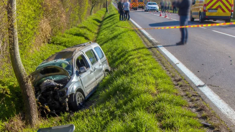 Un homme de 75 ans décède après une sortie de route à Riom, la police lance un appel à témoins