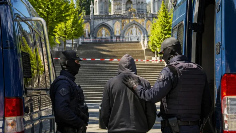 Un réfugié afghan mis en examen à Lourdes, soupçons de liens avec les talibans
