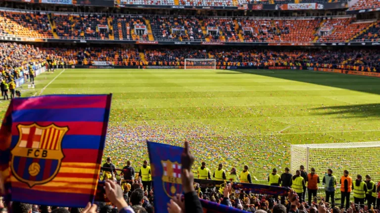 Valence : le Barça inflige un cinglant 5-0 à Mestalla, Olmo et Pedri se distinguent