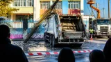 Αλεξάνδρεια: Κολώνα ΔΕΔΔΗΕ έσπασε από απορριμματοφόρο μπροστά σε 7ο δημοτικό — χωρίς τραυματισμούς