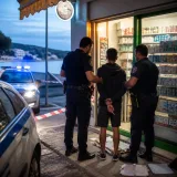 Συλλήψεις στο Λασίθι μετά από χρήση και αγορά τσιγάρων από ανηλίκους — προανάκριση από τη Δίωξη