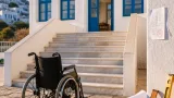 Αστυπάλαια: Εκπαιδευτικός με κινητικά προβλήματα χωρίς ράμπα — αίτημα για άμεση παρέμβαση