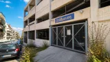 Καλλιθέα: Έτοιμο πολυώροφο πάρκινγκ 475 θέσεων κλειστό για 15 χρόνια — ερωτήματα προς την κυβέρνηση