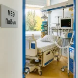 Διασωληνωμένο στη ΜΕΘ Παίδων ΠΑΓΝΗ το 2χρονο αγόρι μετά από πτώση σε μπαλκόνι στο Λασίθι