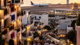 Σάμος: Πληρότητες σχεδόν 100% τον Αύγουστο — ρεκόρ 20ετίας και προκλήσεις υποδομών