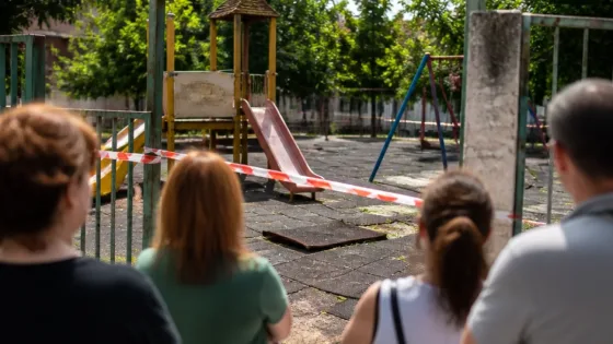 Αγανάκτηση για τον εγκαταλελειμμένο «Αρίωνα» στο Μαρούσι — ερώτηση στη Βουλή για ασφάλεια παιδιών
