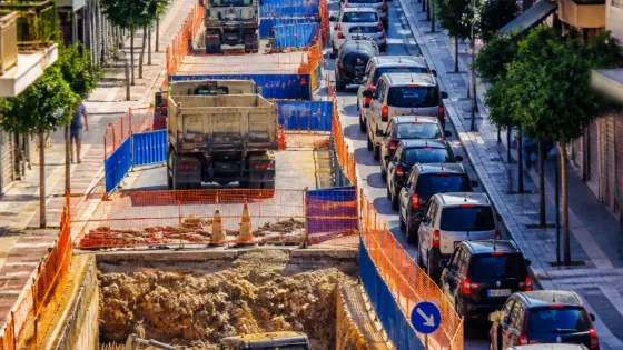 Αίγιο: Εργοτάξια στο κέντρο προκαλούν οικονομική και κυκλοφοριακή ασφυξία