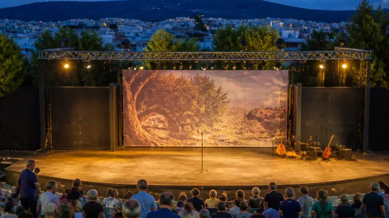 Η Ελένη Τσαλιγοπούλου στο Αιγάλεω: δωρεάν συναυλία στο Θέατρο «Αλέξης Μινωτής»