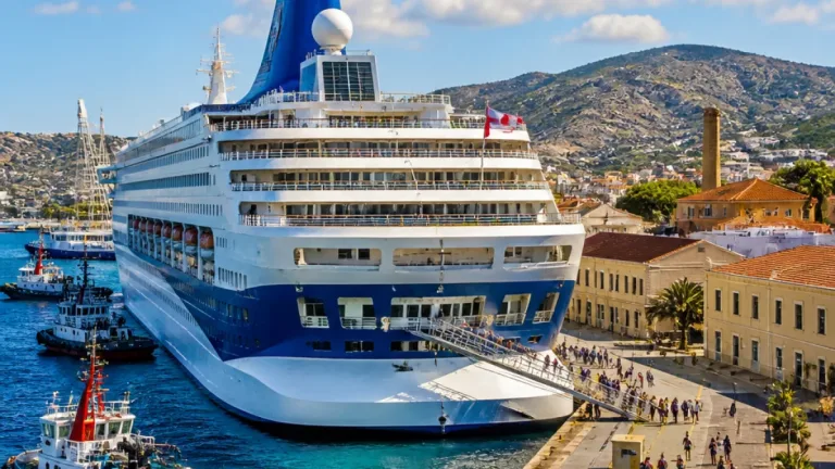 Σούδα: Άφιξη Marella Discovery με 1.758 επιβάτες στο πλαίσιο της κρουαζιέρας «Aegean Gems»