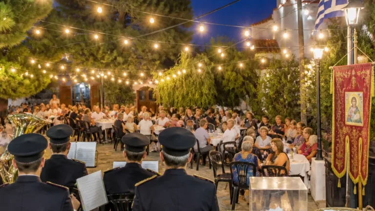 Στήριξη και αλληλεγγύη στο Καρλόβασι: Βραδιά Αγάπης για το Γηροκομείο «Ευγηρίας Πρόνοια»