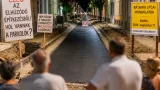 Baja: vita a Báthori utca kétsávossá tétele körül — a lakók tiltakoznak, a tervek maradnak