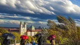 Frissebb levegő érkezik, de marad a változékony idő — erős, helyenként viharos északnyugati szélre készüljenek Fejérben