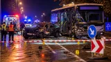 Halálos baleset és újraélesztés a 42-es főúton Mezőpeterdnél: egy férfi meghalt, öt embert kórházba vittek