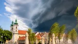 Hidegfront érkezik: véget ér a kánikula, zivatarok és viharos széllökések is lehetnek