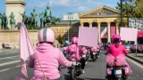 Rózsaszín motorosok vonulnak ma Budapesten a mellrákszűrés fontosságáért