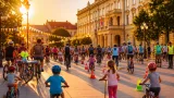 Tele volt kétkerékkel a békéscsabai főtér: játékok, ügyesség és hagyományos Critical Mass
