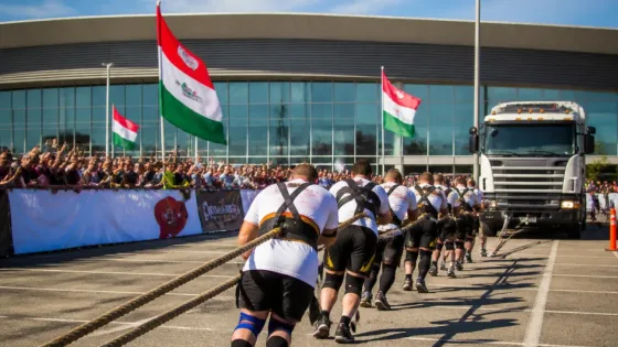 Nemzetközi erősember-viadal Szombathelyen: 20 tonnás kamiont mozgattak a versenyzők