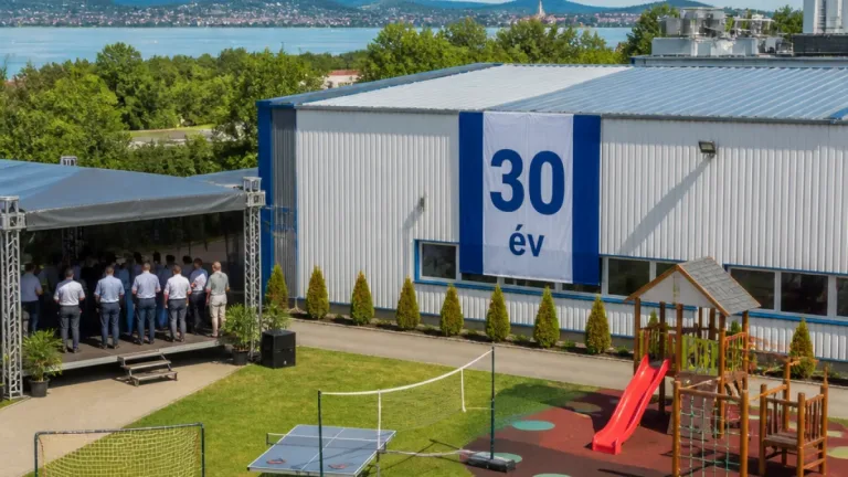 Balatonfüred: 30 éve működik a TLC Kft., amely évtizedek óta támogatja a helyi intézményeket