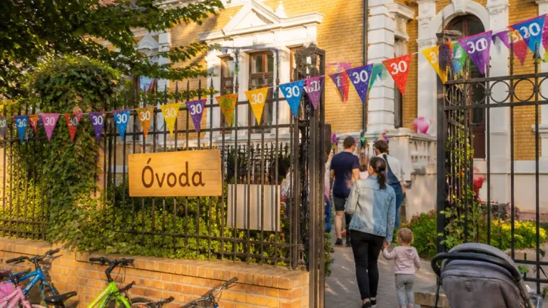 Gyula: harminc éve működik az Apor Vilmos katolikus óvoda a Béke sugárúton