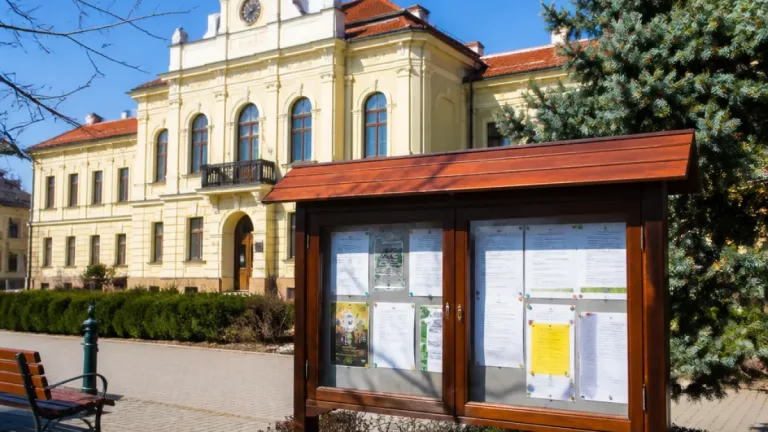Hajdúböszörményben lemondott az új polgármester — ismét időközi választás várható