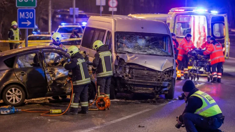 Halálos frontális ütközés a 304-es úton: két ember meghalt Miskolc közelében