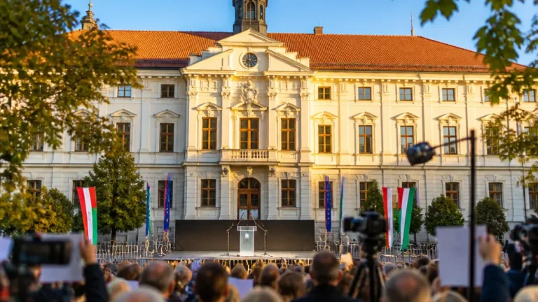Magyar Péter Veszprémben indítja új országjárását — szombaton 16:00 a Megyeháza téren