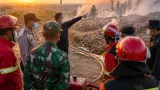 Banjarbaru: Wamenko Pangan Turun Langsung Padamkan Karhutla di Liang Anggang