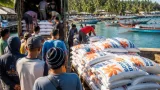 BULOG Salurkan 48,8 Ton Beras untuk Warga Desa Menganti, Cilacap