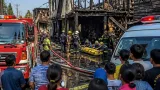 Kebakaran Dini Hari di Singkawang Roban: Satu Anak Tewas, Delapan Rumah Hangus