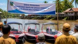 Pemprov Kalsel Serahkan Tiga Perahu untuk Pokmaswas HSU, Pengawasan Perairan Diperkuat