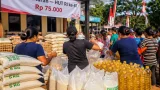 Pertamina Patra Niaga Sediakan Hampir 1.000 Paket Sembako Murah bagi Warga Sekitar