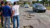 Warga Padang Sidempuan Mendesak Perbaikan Jalan Rusak di By Pass Kota